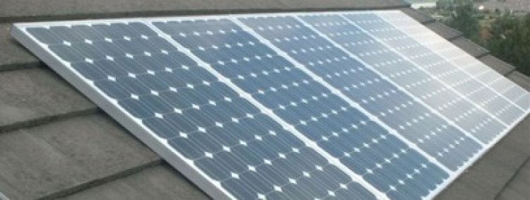 Două firme din Constanţa, pe lista instalatorilor de panouri fotovoltaice subvenţionate respinşi de AFM